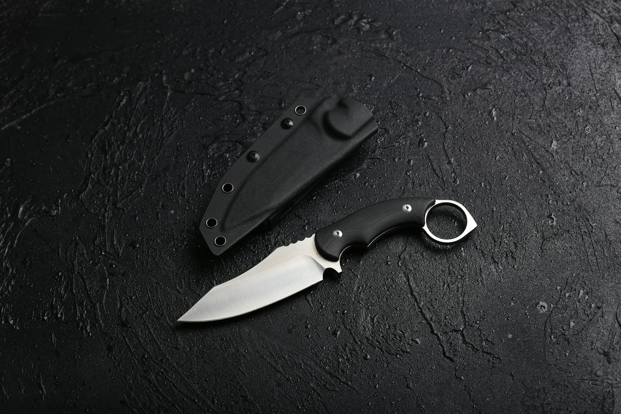 Neck knife, 75