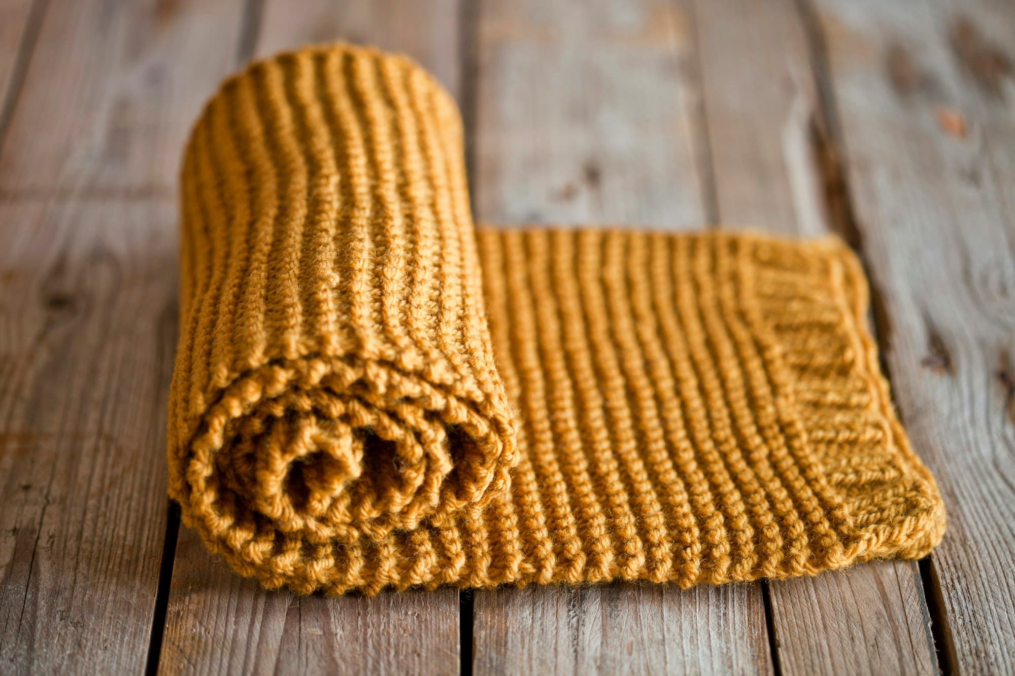Basket throw, ochre